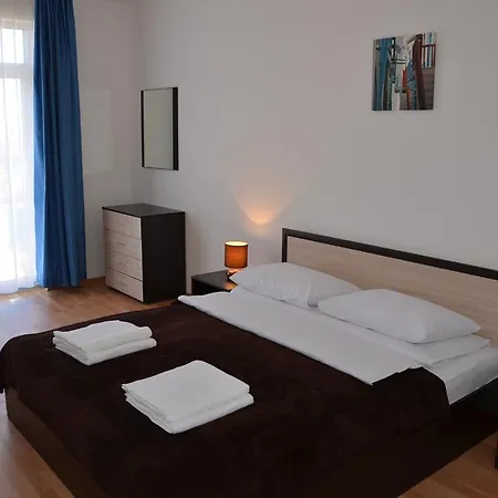 Oasis Laguna Apartment